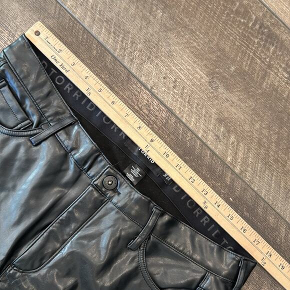 Torrid Women's Sky High Skinny Faux Leather High Rise Pant Black Size 14 - Picture 7 of 9